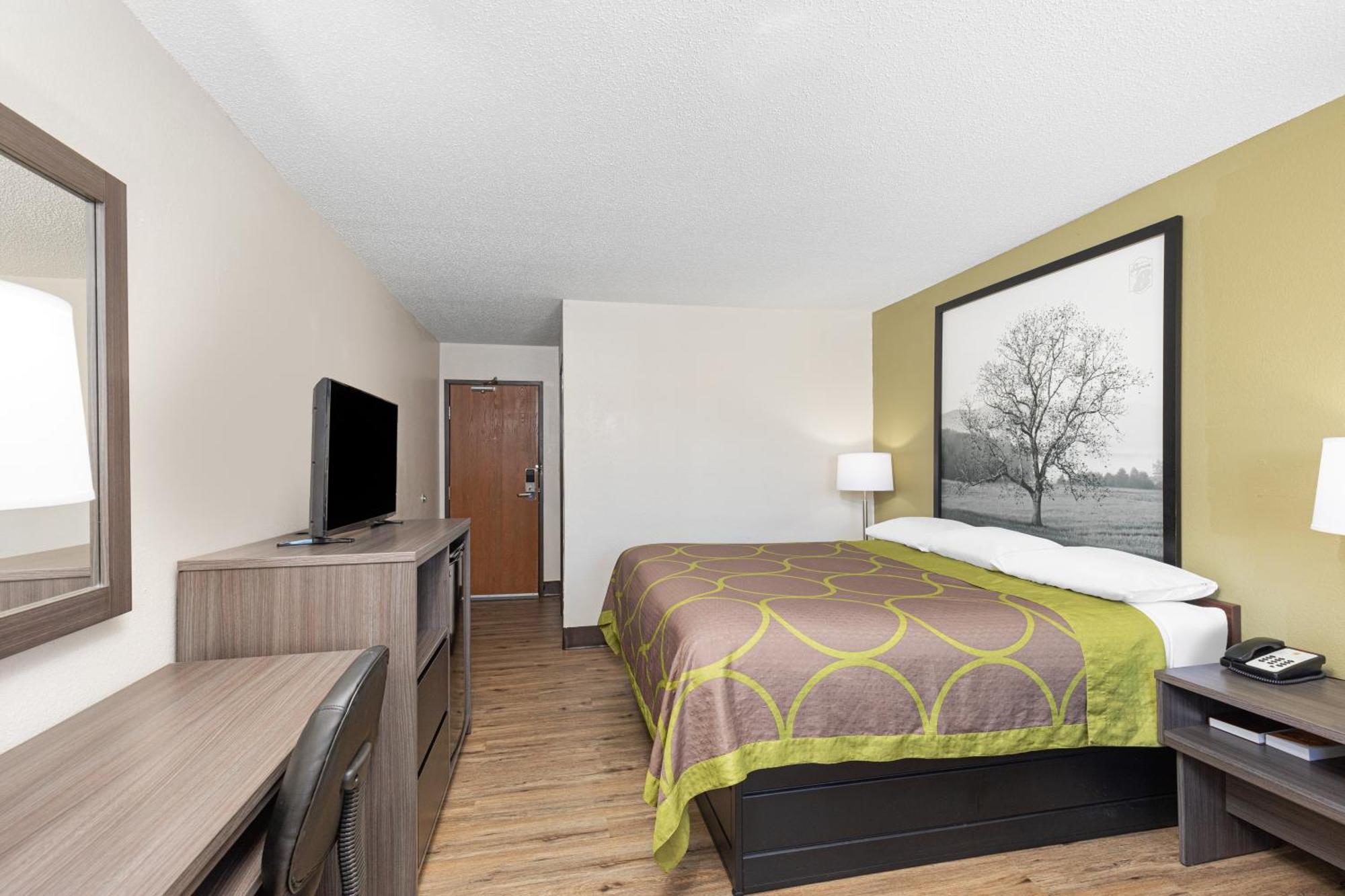 Hotel Super 8 By Wyndham Johnson Johnson City