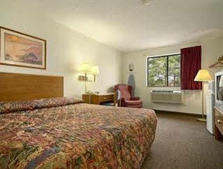 Super 8 By Wyndham Johnson 2* Johnson City